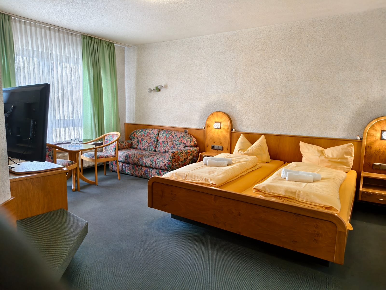 Doppelzimmer mit zwei Betten