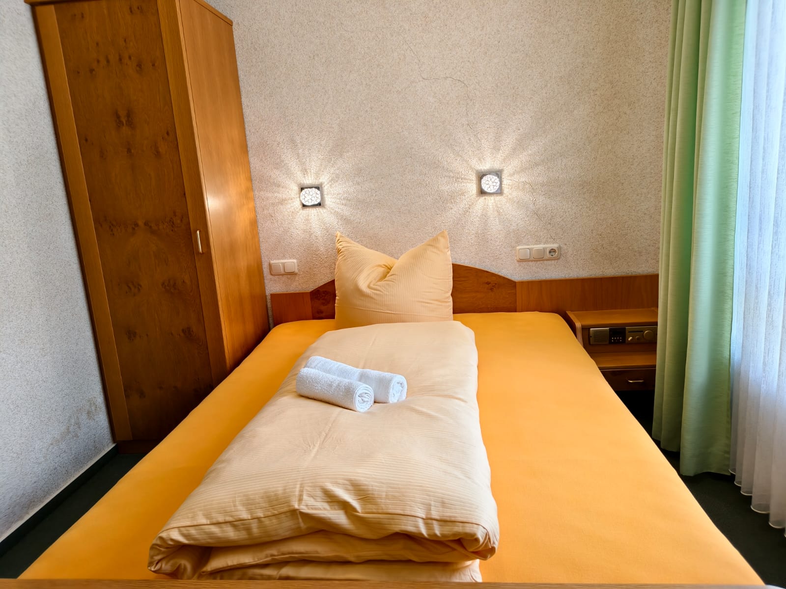 Bett im Einzelzimmer